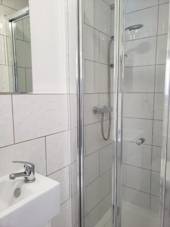 Single Room Only For One Adult Southall Eksteriør billede