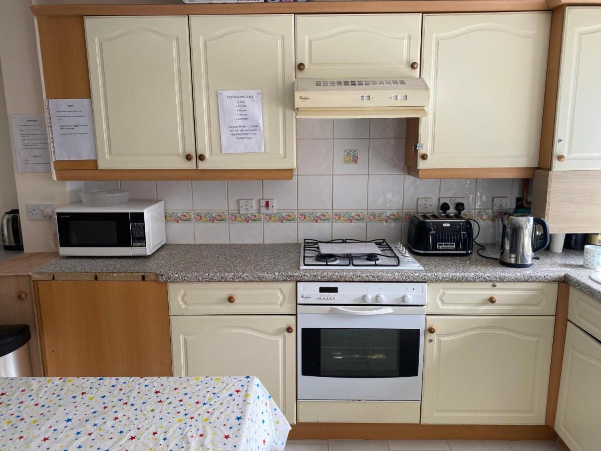Single Room Only For One Adult Southall Eksteriør billede